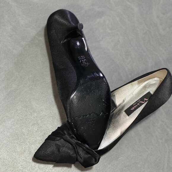 Elegant Nina New York Black Satin Heels with Bow Detail, Size 8M - Worn Once - Picture 5 of 7